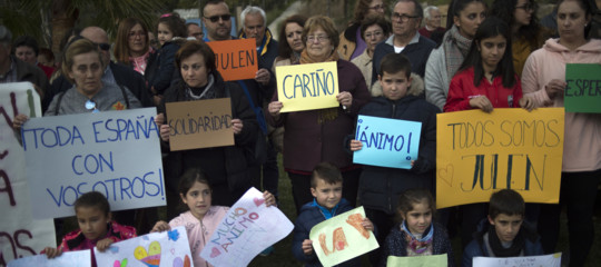 Scavato metà tunnel parallelo al pozzo dove c'è Julen, prossime ore decisive