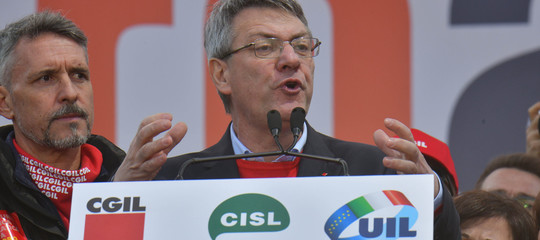 manifestazione sindacati governo