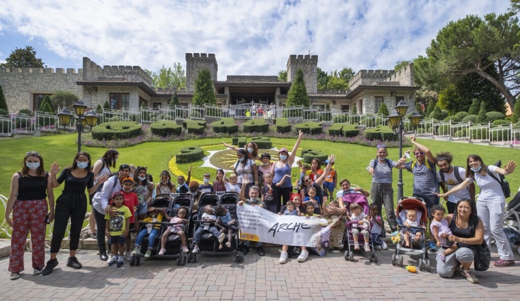 Foto: Alcuni dei ragazzi di Fondazione Archè in visita a Gardaland