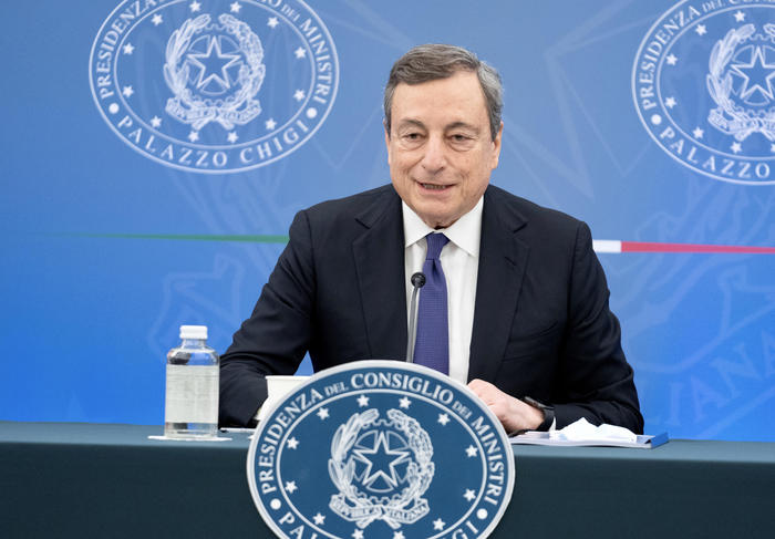 Draghi ha risposto nettamente: "Non è ancora il caso" e per scongiurare tale ipotesi "prenderemo dei provvedimenti.