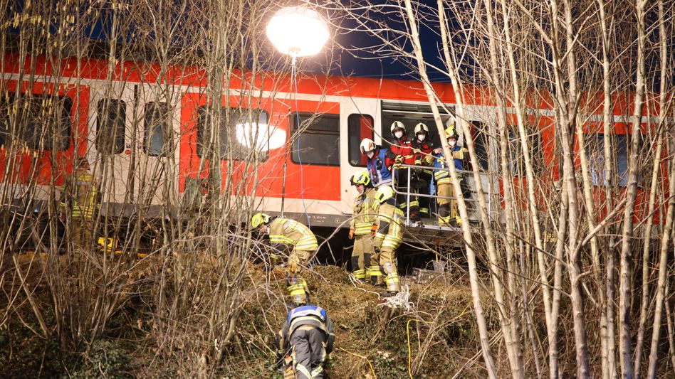 nell'area della stazione della S-Bahn di Ebenhausen-Schäftlarn vicino a Monaco. Sul luogo dell'incidente, il percorso è a binario unico